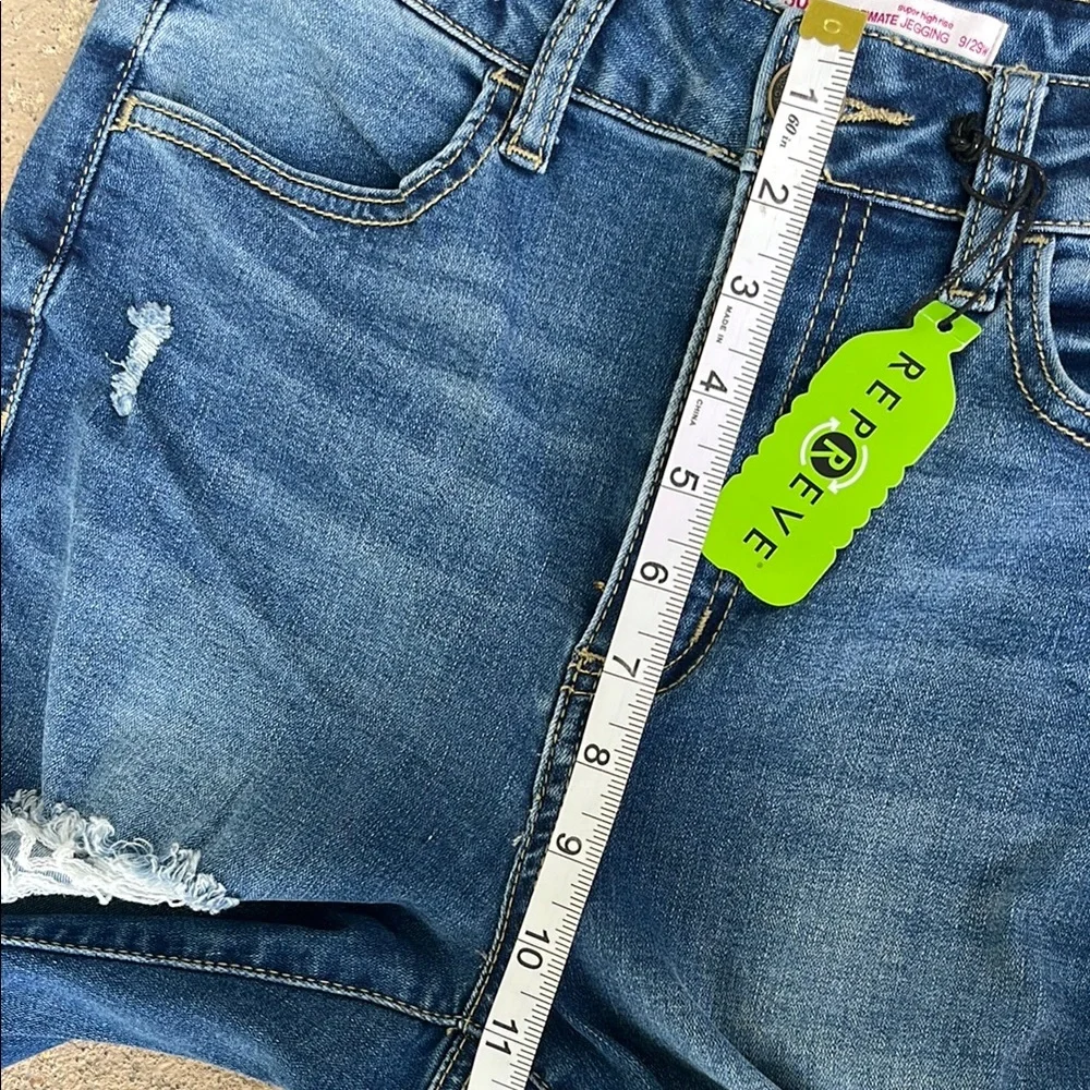 New SO super high-rise ultimate jegging with Modern Distressing - Picture 8 of 16